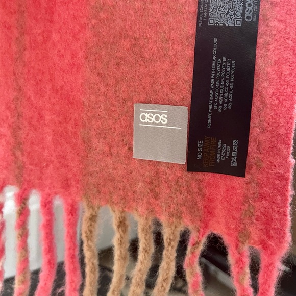 NWOT ASOS scarf - Picture 9 of 9
